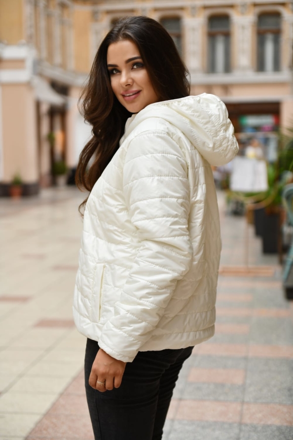 Куртка женская молочного цвета 455|интернет-магазин vvlen.com